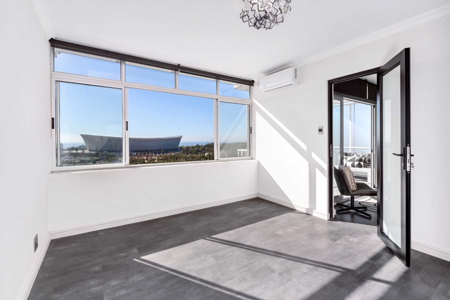 To Let 2 Bedroom Property for Rent in Green Point Western Cape